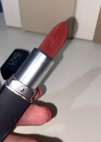 Beden LYKD MyLips - 336 Compliment