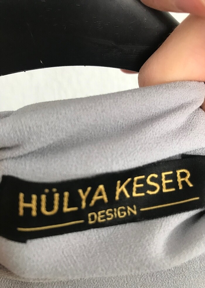 HÜLYA KESER kolları payetli gri elbise - Görsel 5