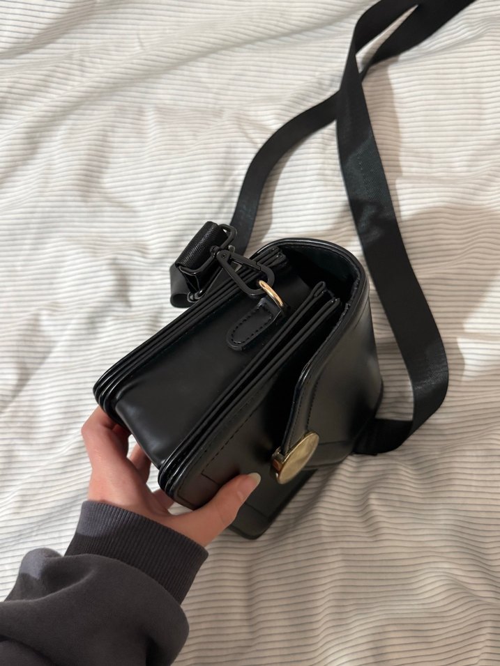 Siyah Deri Tokalı Kadın Çanta - Görsel 5