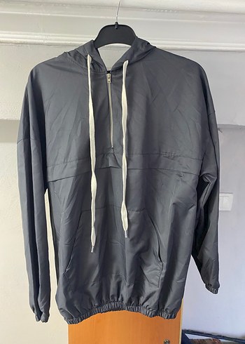 Gri Kapüşonlu Yarım Fermuarlı Erkek Yağmurluk - Görsel 2