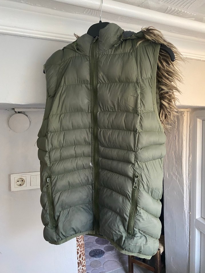 Gri Kadın Kürklü Kapüşonlu Yelek - Görsel 2