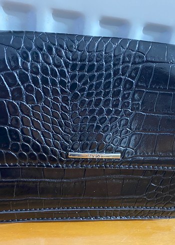 Siyah Yılan Derisi Desenli Tokalı Kadın Cüzdanı açıklamayı okuyu - Görsel 2