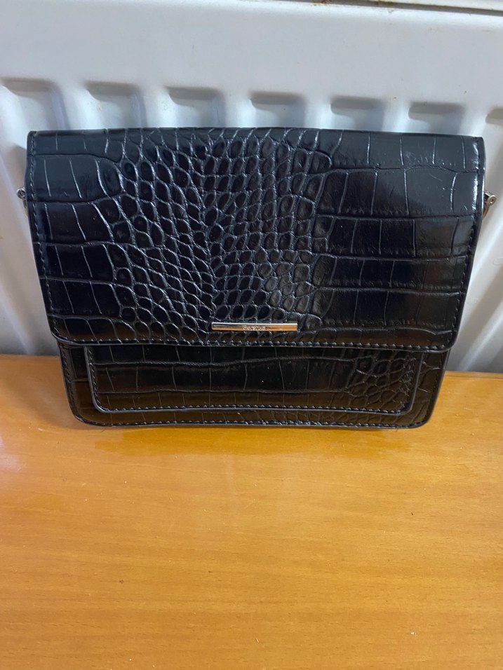 Siyah Yılan Derisi Desenli Tokalı Kadın Cüzdanı açıklamayı okuyu - Görsel 3