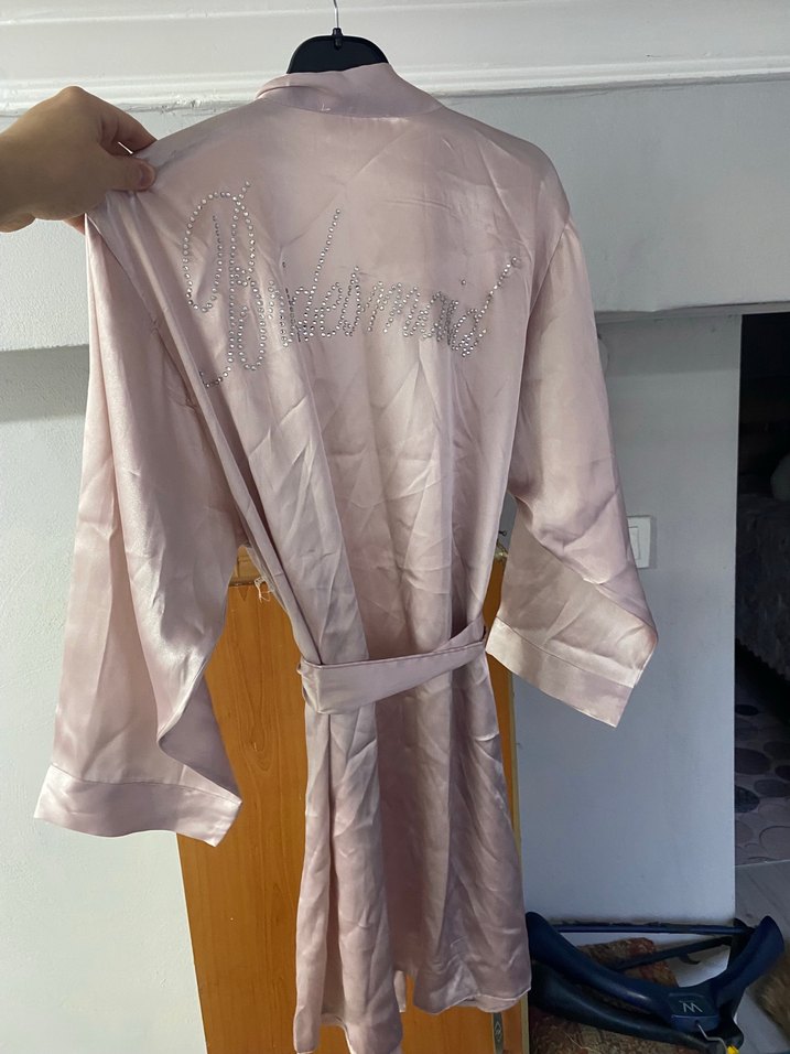 Uzun Kollu Parlak Bej Kadın Sabahlık - Görsel 4