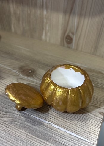 Parlak Altın Renkli Figür ve Kavanoz - Görsel 6