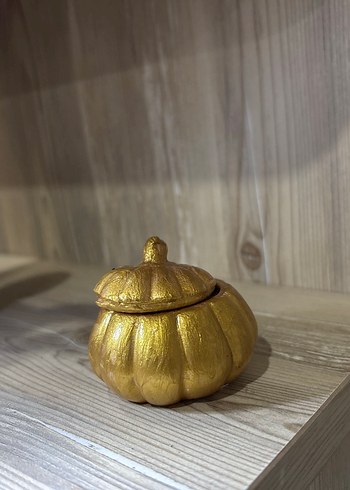 Parlak Altın Renkli Figür ve Kavanoz - Görsel 4