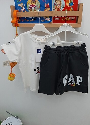 GAP çocuk 7-8 yaş alt üst şort takım her yaş mevcut stok durumu