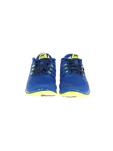 38 Beden Nike Spor Ayakkabı %70 İndirimli.