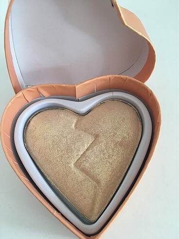 Revolution heartbreakers highlighter golden