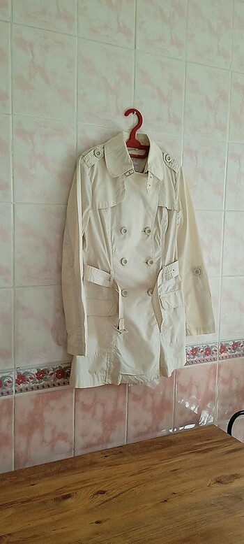 Colin's Çok iyi durumda (az kullanıldı)trenchcoat 