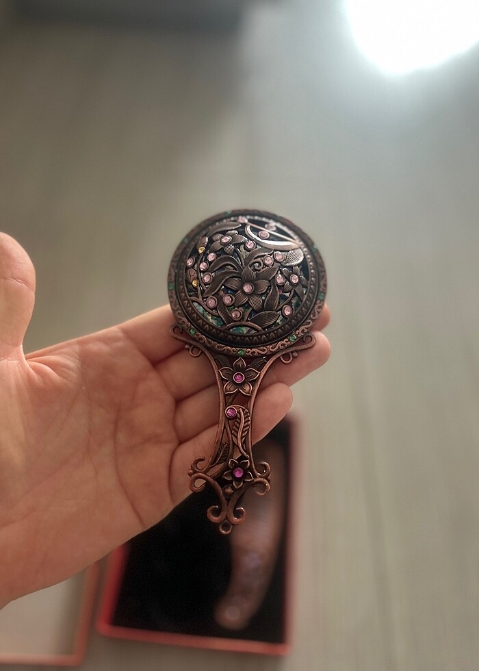 Hediyelik kutusunda ayna tarak seti - Görsel 3