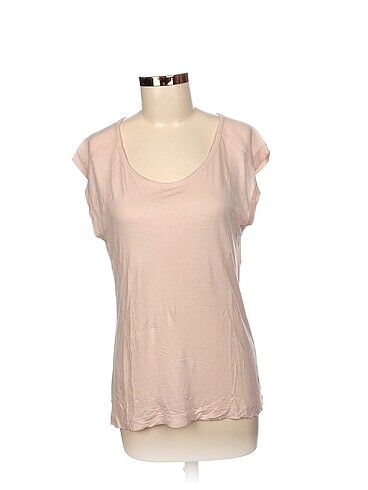 Mango T-shirt %70 İndirimli.