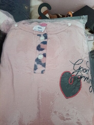 48 Beden çeşitli Renk Pijama takımı