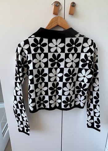 Çiçek Desenli Örgü Uzun Kollu Kazak - Görsel 3