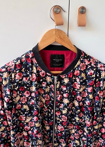 Çiçek Desenli Fermuarlı Kadın Ceket - Görsel 3