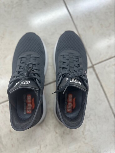 41 Beden Skechers erkek koşu ayakkabısı