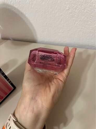 Beden Renk Victoria?s Secret Bombshell