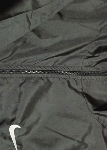 Siyah Drapeli Sokak Stili Yağmurluk - Görsel 2