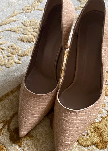 Bej Yılan Desenli Deri Stiletto Topuklu Kadın Ayakkabı