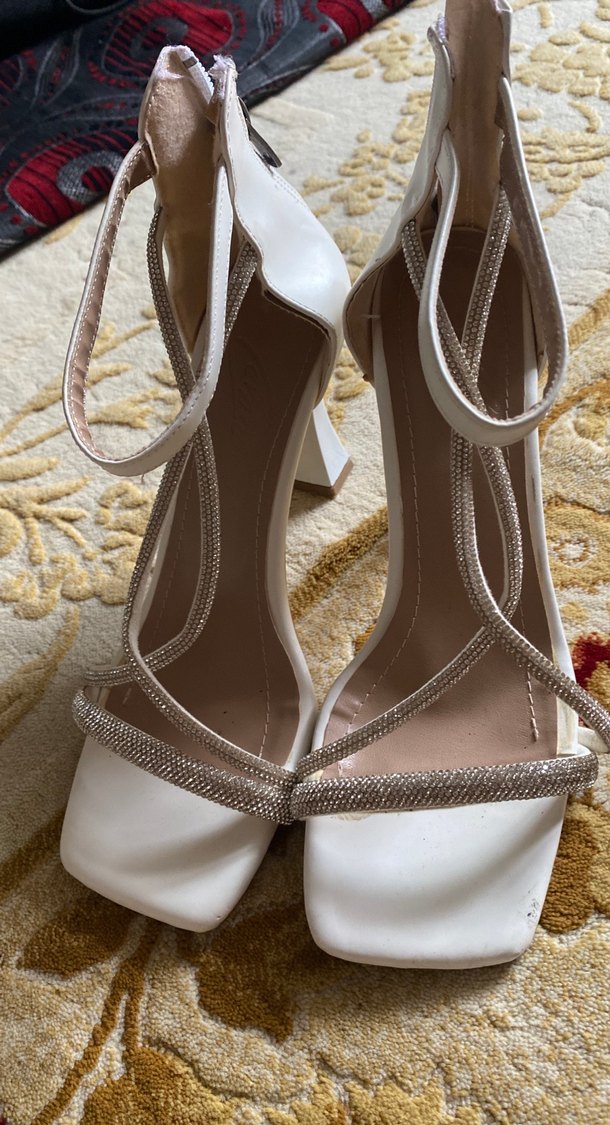 Beyaz Yılan Desenli Tokalı Stiletto - Görsel 4