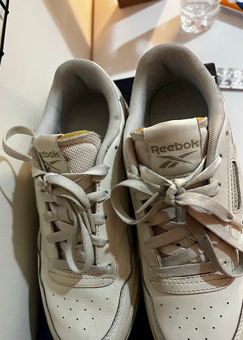 37 Beden beyaz Renk Keem Reebok Spor Ayakkabı