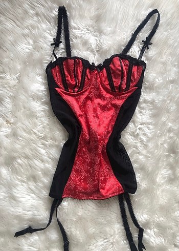 Kırmızı Dantelli Gotik Büstiyer - Görsel 2