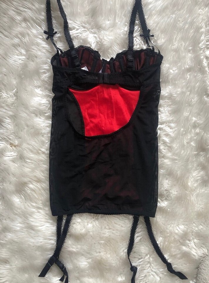 Kırmızı Dantelli Gotik Büstiyer - Görsel 4