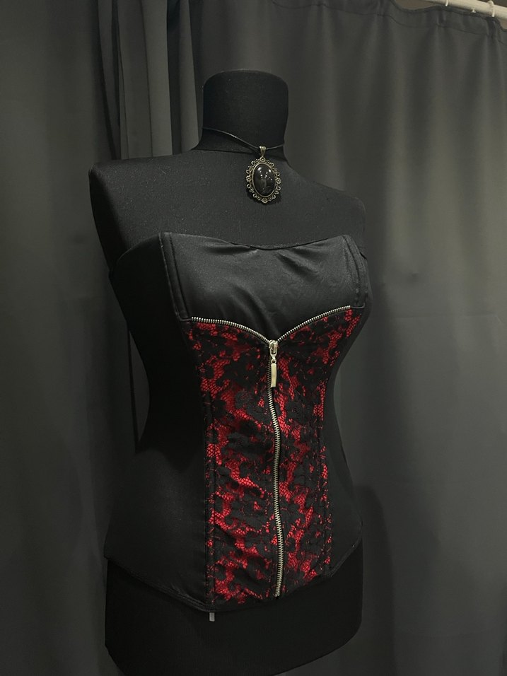 Kırmızı Yılan Desenli Gotik Straplez Büstiyer - Görsel 5