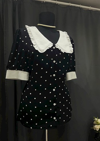 Siyah Puantiyeli, Düğmeli Kısa Kollu Bluz - Görsel 2