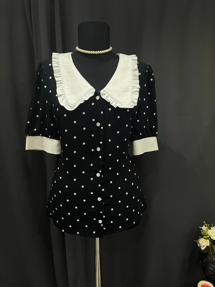Siyah Puantiyeli, Düğmeli Kısa Kollu Bluz - Görsel 5