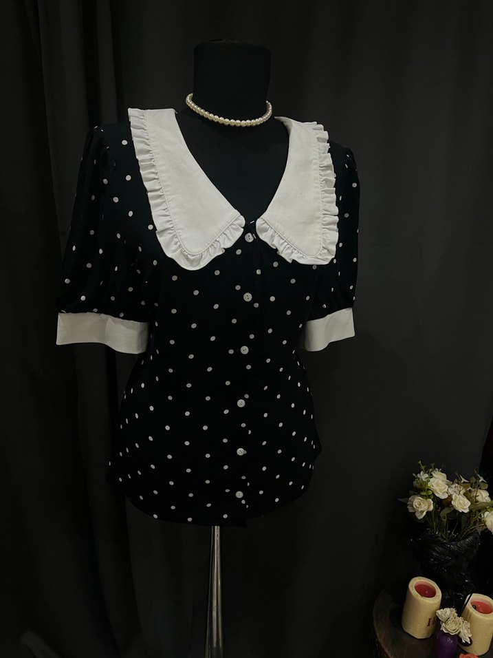 Siyah Puantiyeli, Düğmeli Kısa Kollu Bluz - Görsel 3