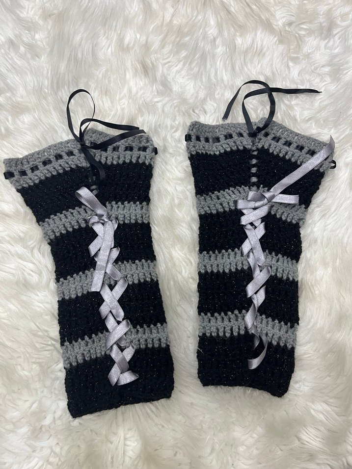 Gri Siyah Örgü Goth Eldivenler - Görsel 2