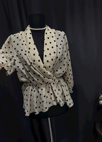 Puantiye Desenli V Yakalı Kadın Bluz - Görsel 7