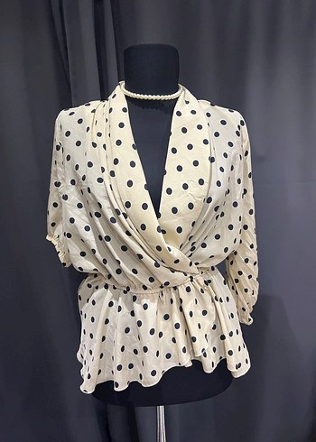 Puantiye Desenli V Yakalı Kadın Bluz - Görsel 6