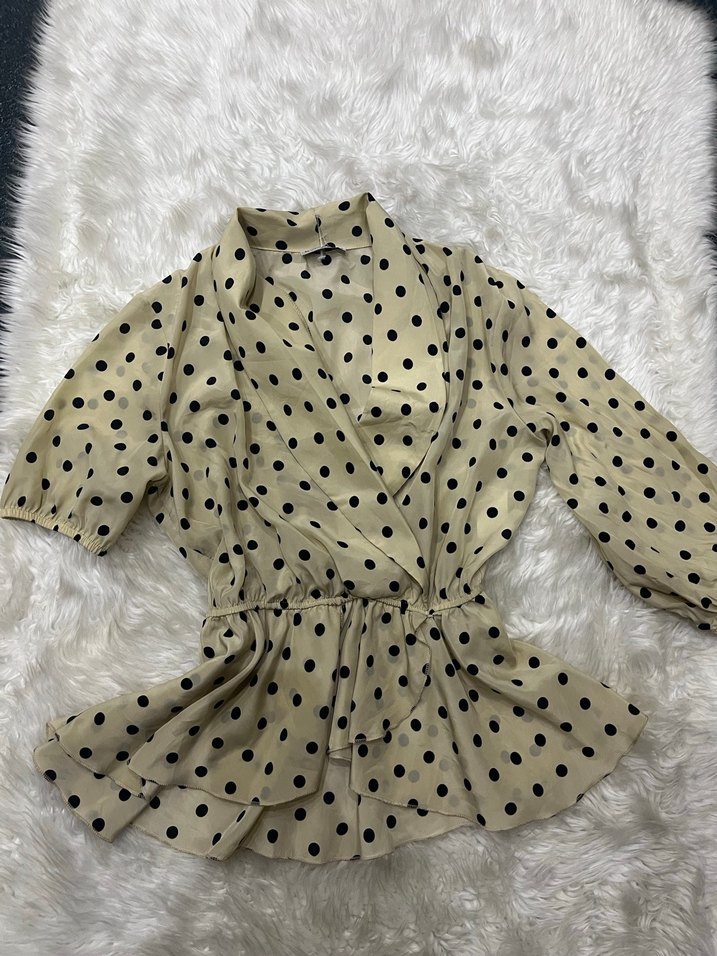 Puantiye Desenli V Yakalı Kadın Bluz - Görsel 3