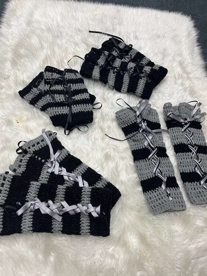 Gri Örgü Gotik Kadın Eldiveni - Görsel 5