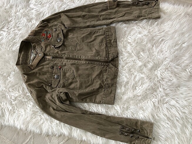 American Vintage Tarz ötesi