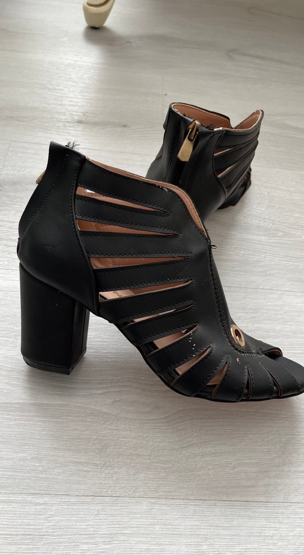 Tokalı Siyah Blok Topuklu Kadın Ayakkabı - Görsel 4