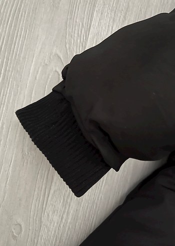 Siyah Kapüşonlu Kadın Kışlık Mont - Görsel 4