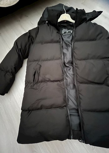 Siyah Kapüşonlu Kadın Kışlık Mont - Görsel 3