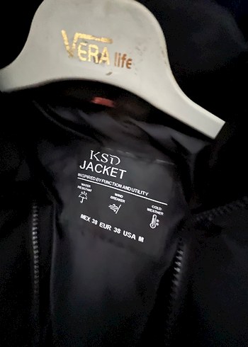 Siyah Kapüşonlu Kadın Kışlık Mont - Görsel 2