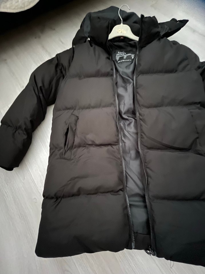 Siyah Kapüşonlu Kadın Kışlık Mont - Görsel 3