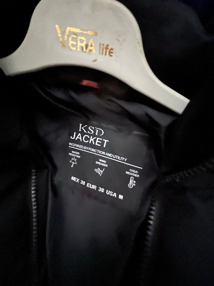 Siyah Kapüşonlu Kadın Kışlık Mont - Görsel 2