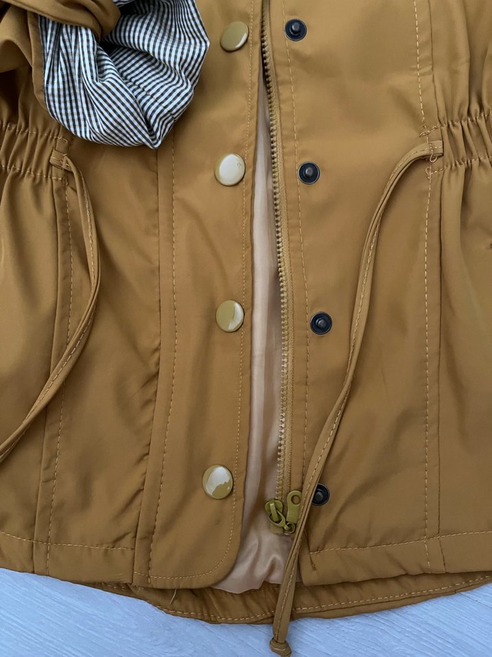 Düğmeli Bej Kadın Ceket - Görsel 4
