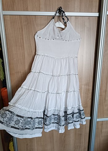 7 yaş, kız çocuk Beyaz sırtı açık Elbise,işli,taşlı, süslü