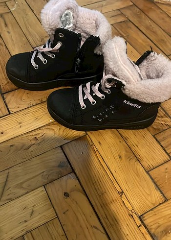 Kız Çocuk Siyah Kürklü Bot - Görsel 3