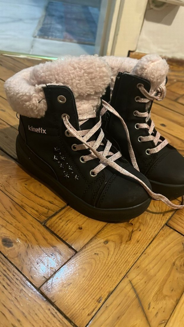 Kız Çocuk Siyah Kürklü Bot - Görsel 2