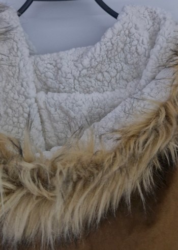 Kürklü Kapüşonlu Bej Kadın Kışlık Mont - Görsel 3