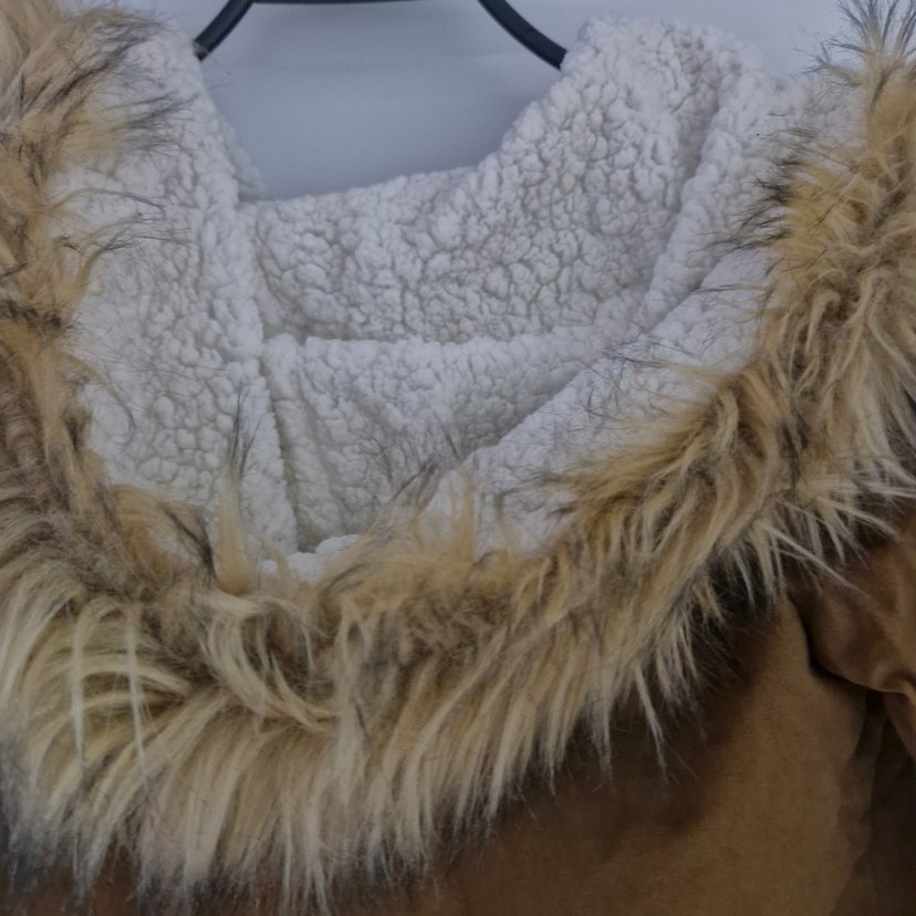 Kürklü Kapüşonlu Bej Kadın Kışlık Mont - Görsel 3