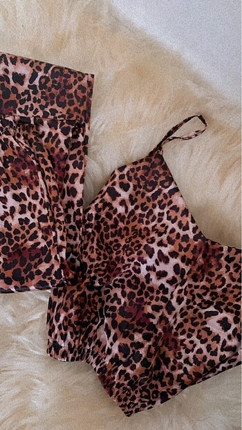 l Beden çeşitli Renk Pijama takımı askılı